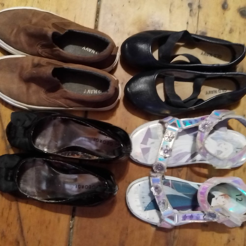 4 pairs of shoes for Girls. Size 12